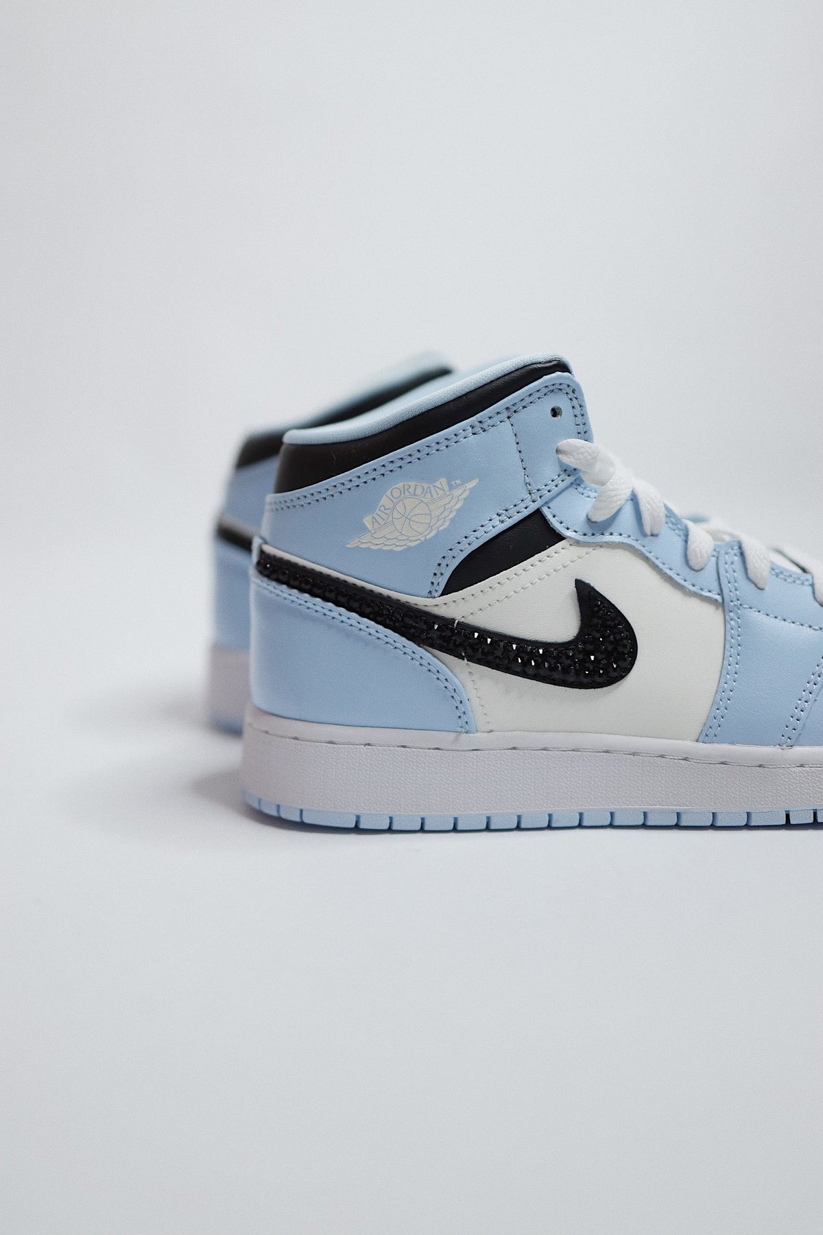 Retro High-Top Sneaker Blue Ice Bling — Sample Pair