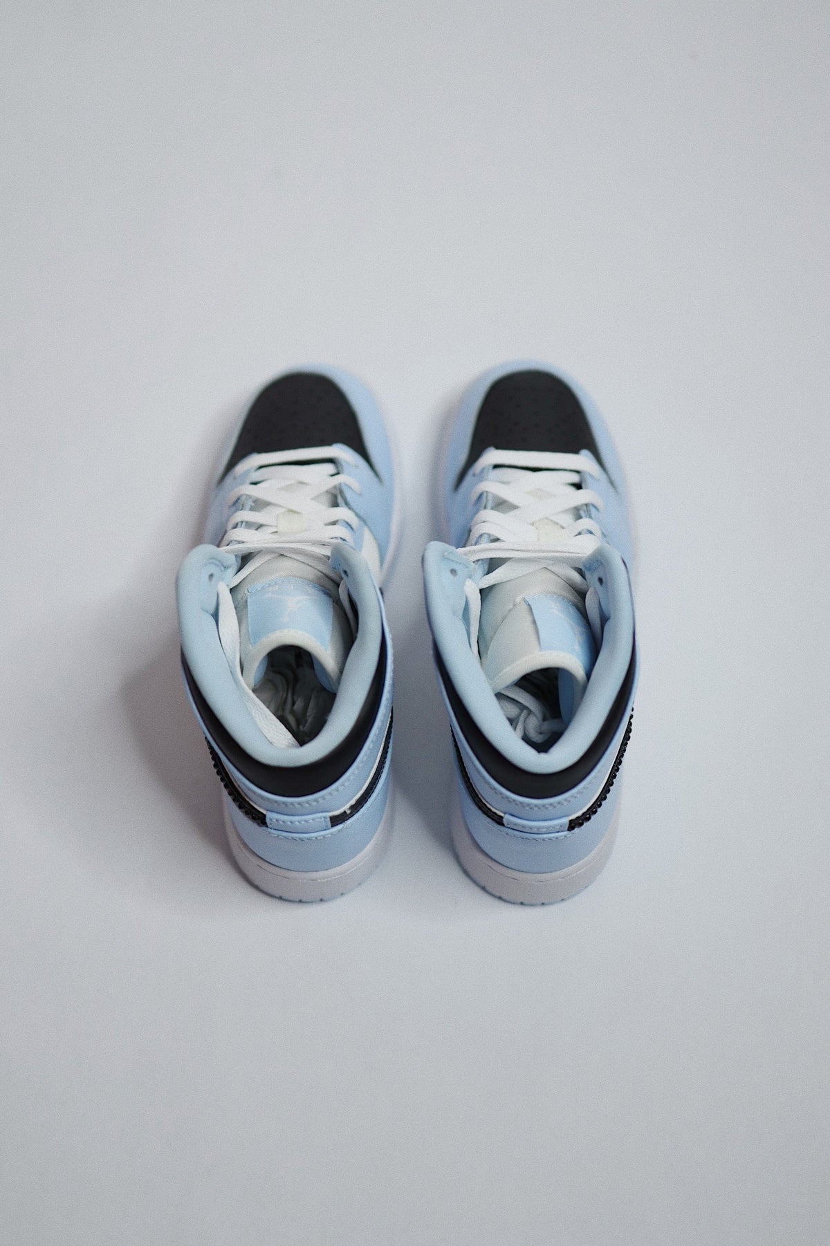 Retro High-Top Sneaker Blue Ice Bling — Sample Pair