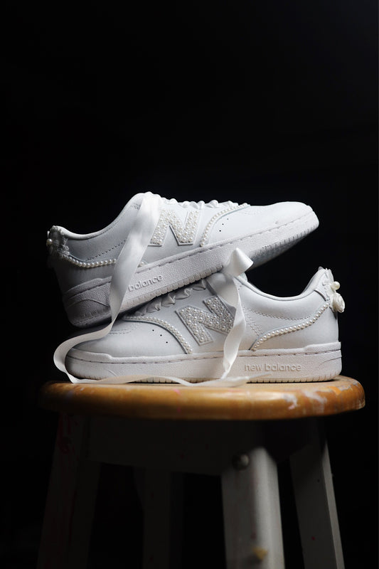 Suede Runner Pearls N' Flowers